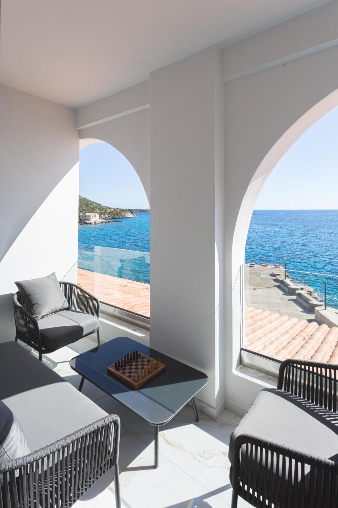 Marina Apartments Kardhamili Bagian luar foto