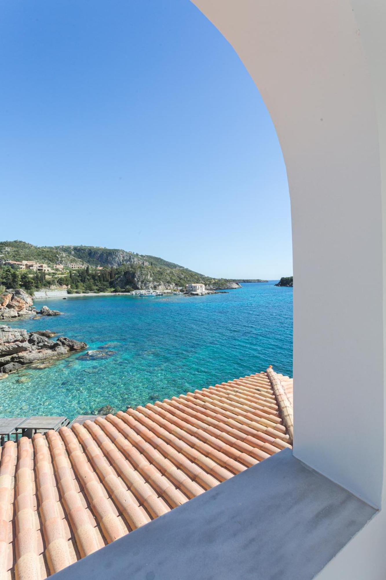 Marina Apartments Kardhamili Bagian luar foto