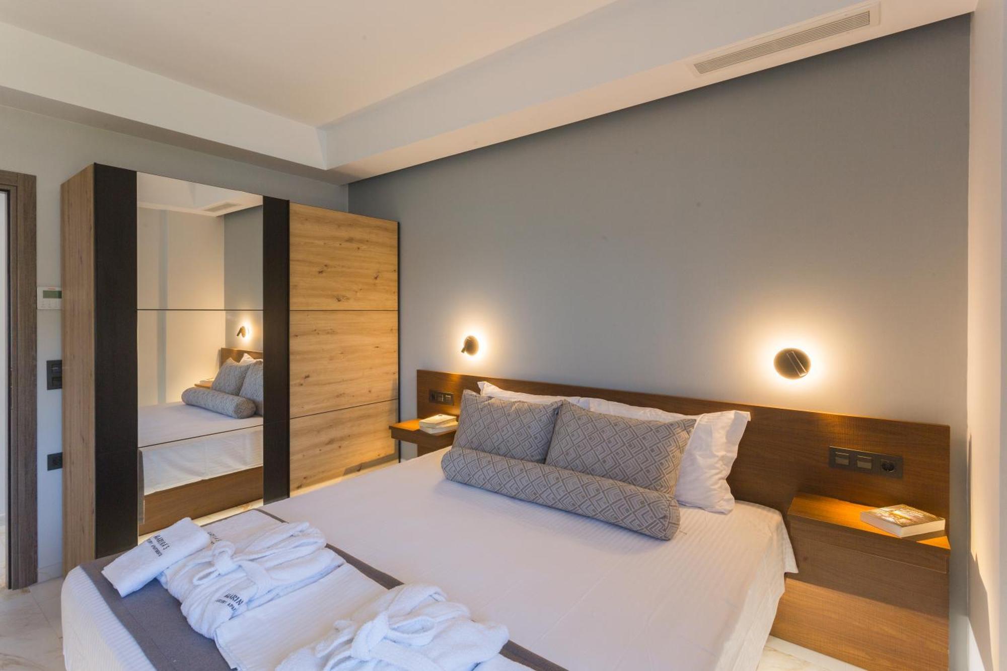 Marina Apartments Kardhamili Bagian luar foto