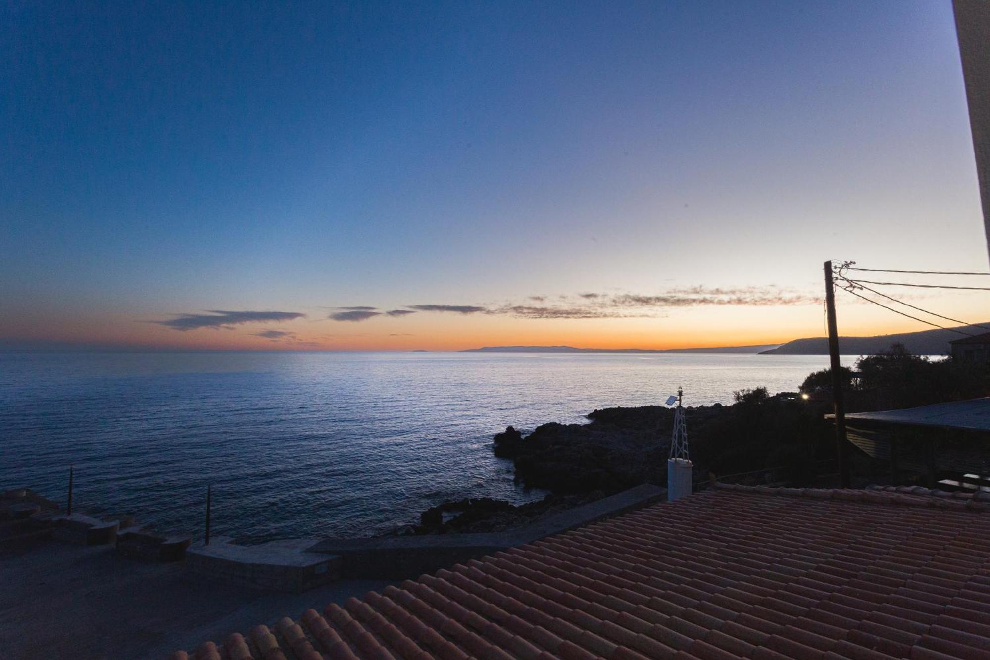 Marina Apartments Kardhamili Bagian luar foto