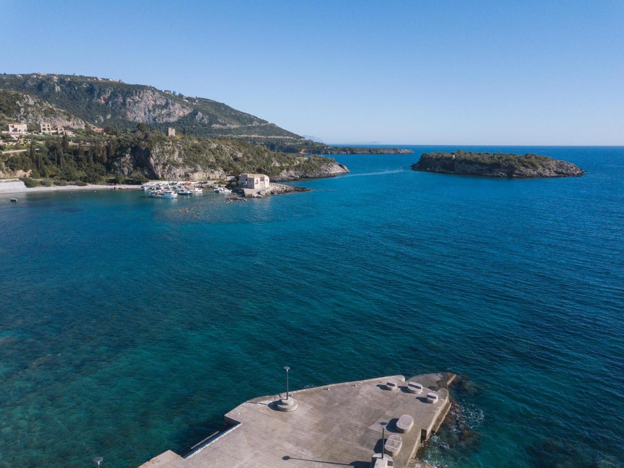 Marina Apartments Kardhamili Bagian luar foto