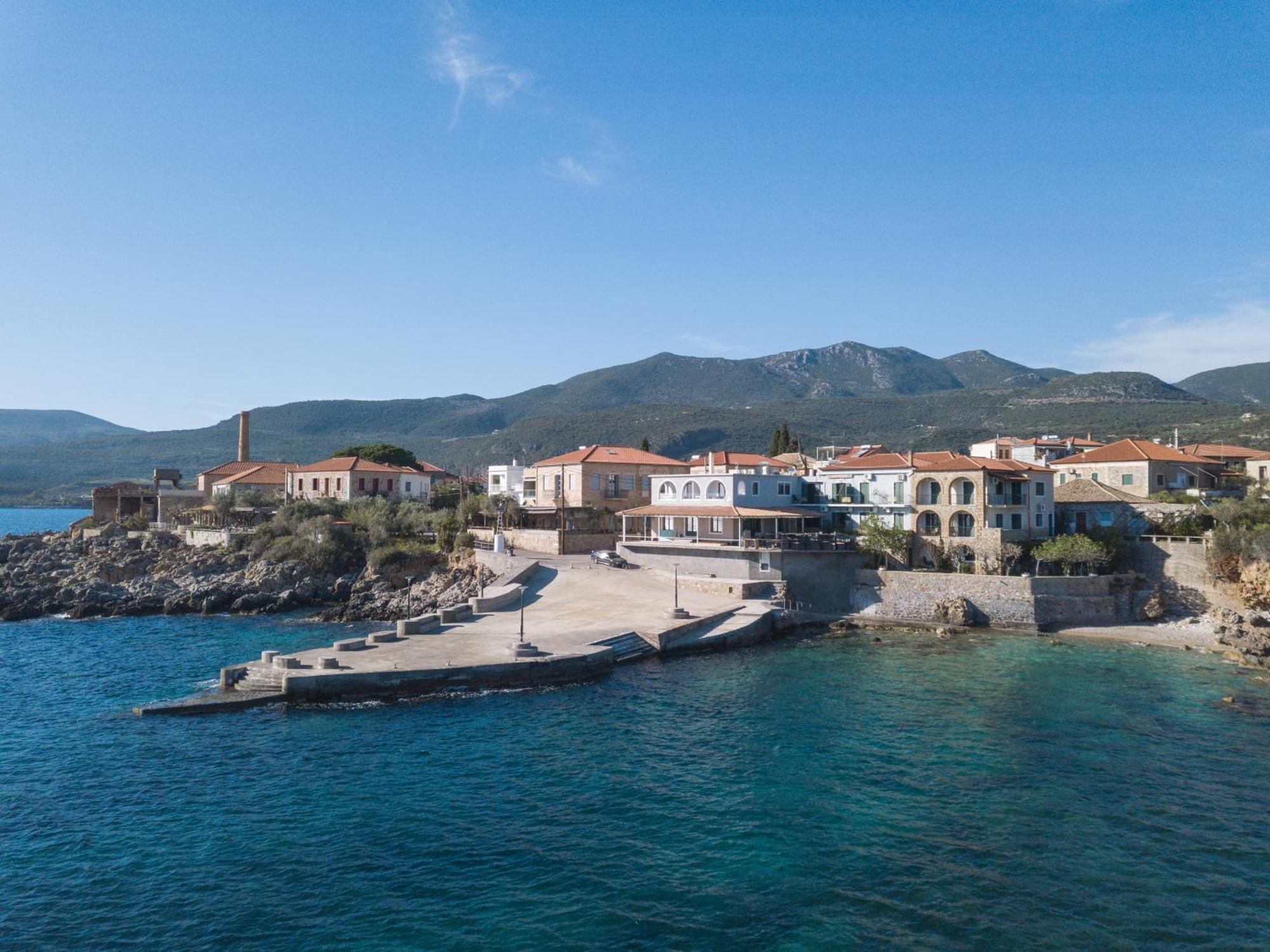 Marina Apartments Kardhamili Bagian luar foto