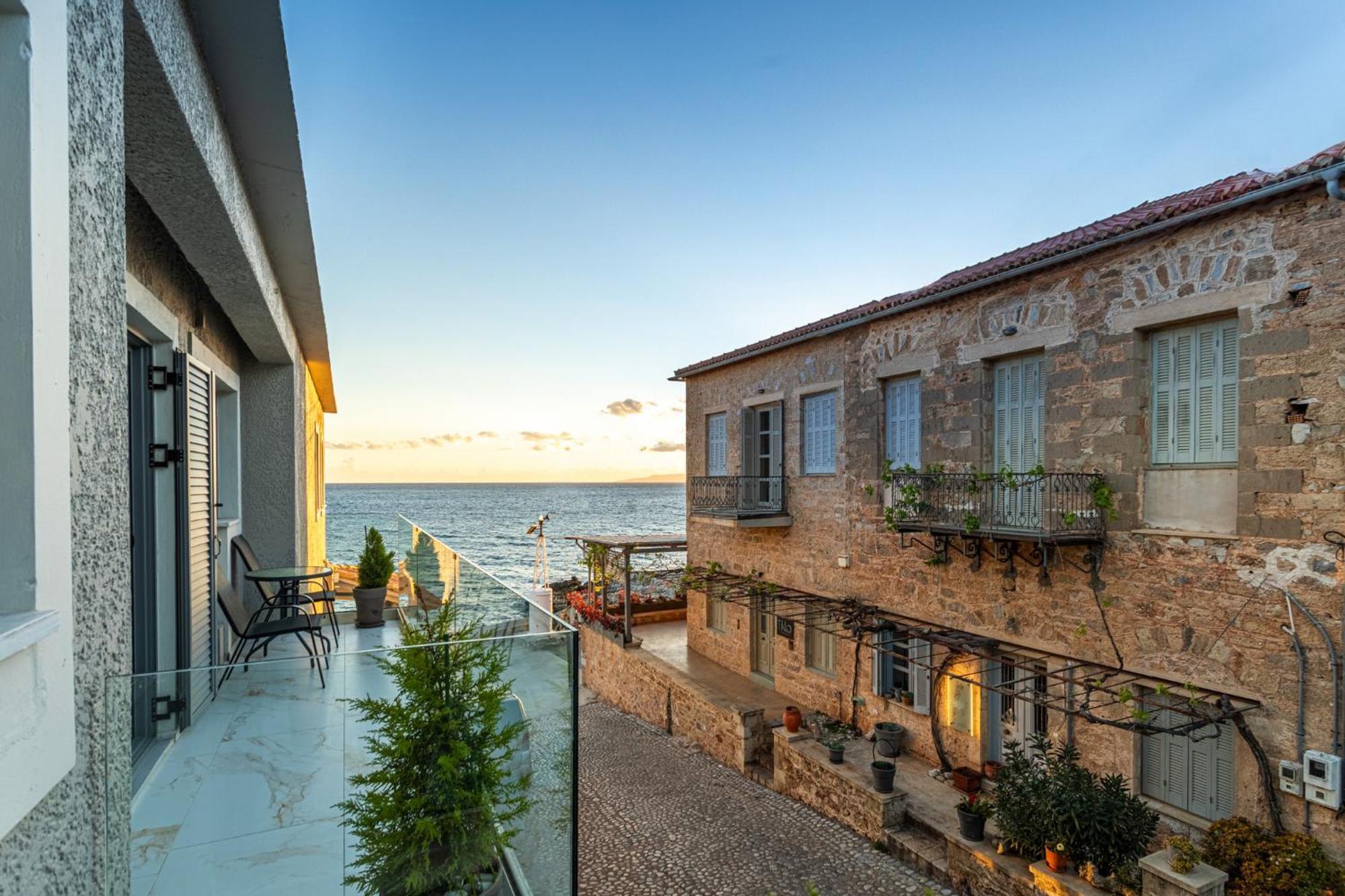 Marina Apartments Kardhamili Bagian luar foto
