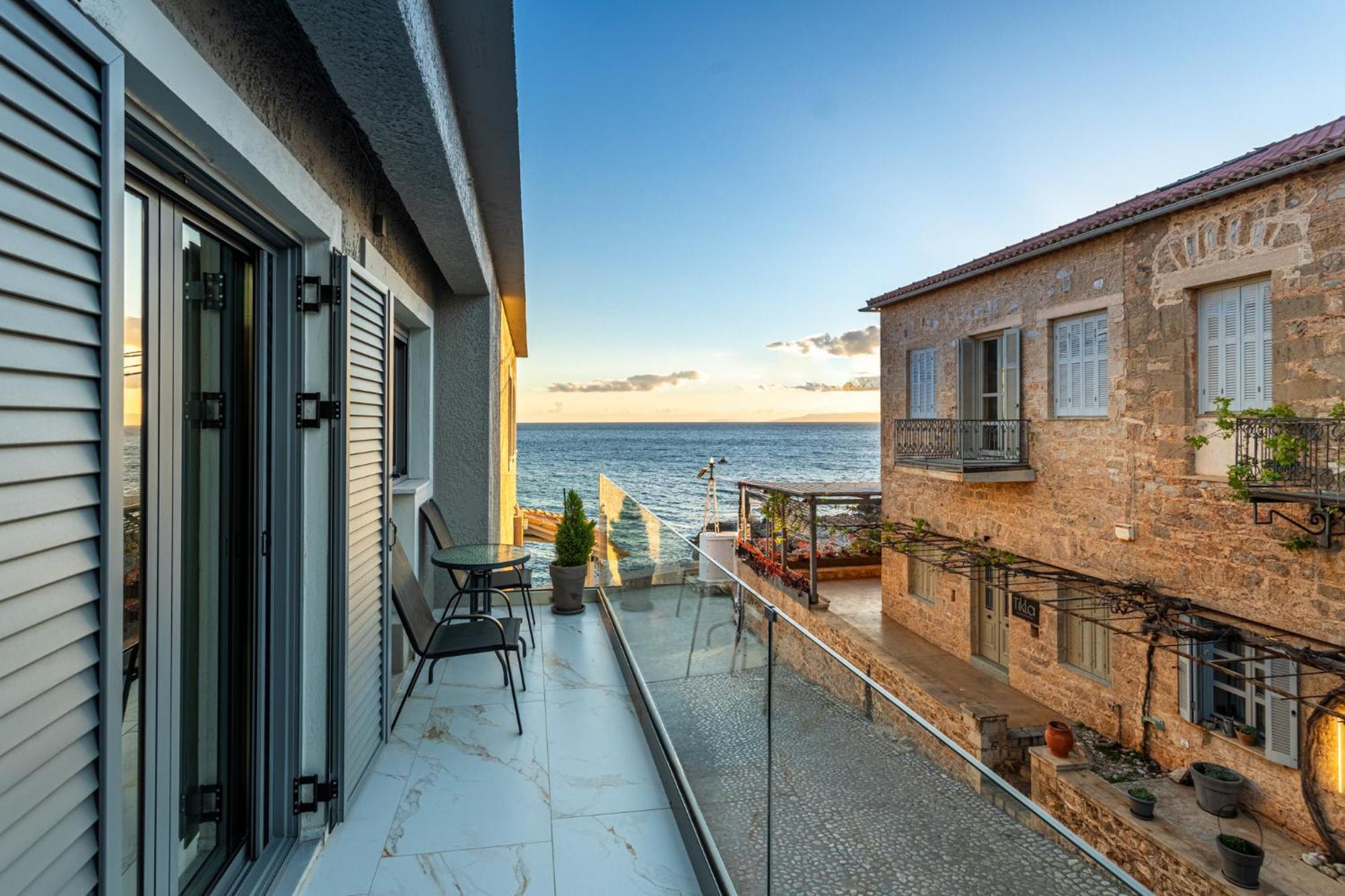 Marina Apartments Kardhamili Bagian luar foto