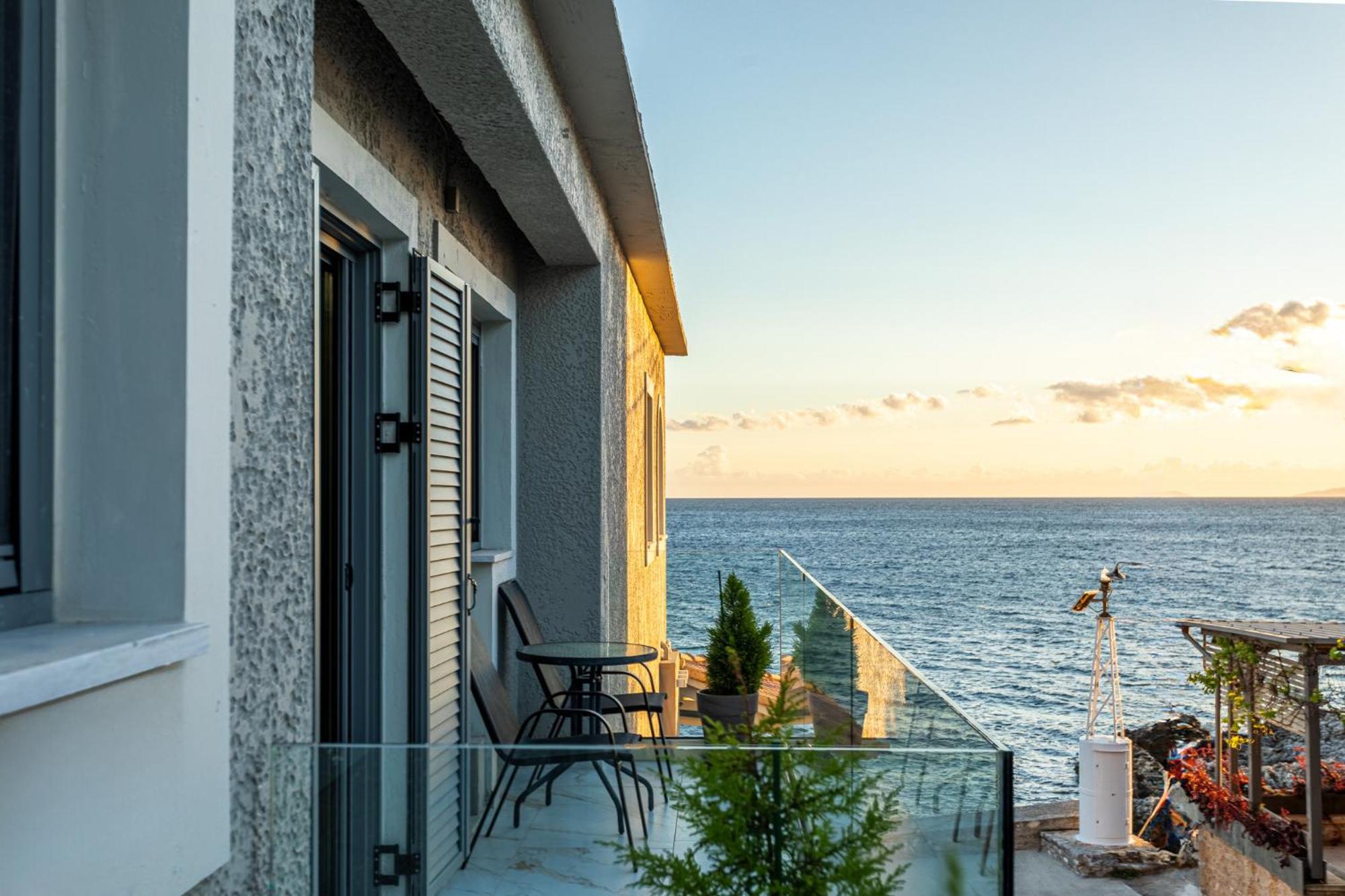 Marina Apartments Kardhamili Bagian luar foto